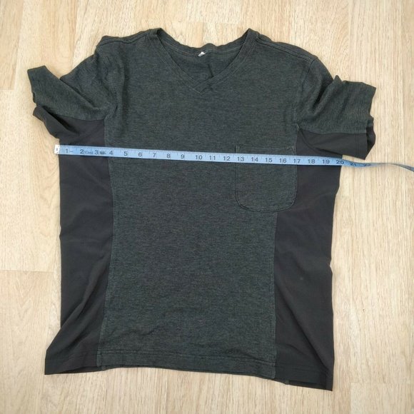 Lululemon Mens Size M Athletic Gym Running V-Neck Short Sleeves Gray T-Shirt Top - Picture 4 of 6
